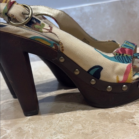 SM New York Multicolor Slingback Platform Heels - Picture 4 of 5